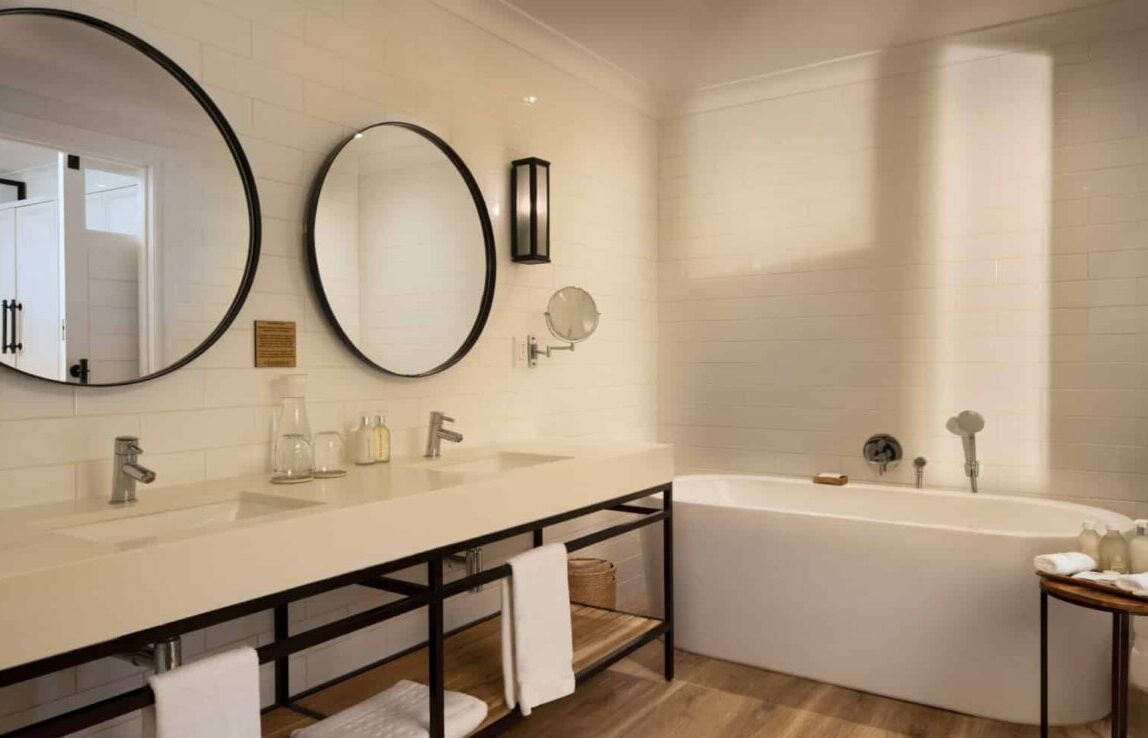 Sustainable Safaris Africa - Journeys - Luxury Eastern Cape Family Safari - Luxury Bathroom at Accommodation
