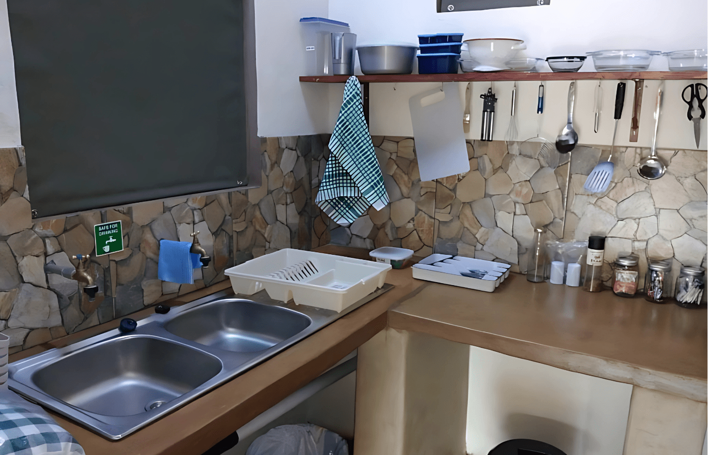 S001-IT2 - Muvhuyu Cottage Kitchen Sustainable Safaris Africa - Journeys - Budget Kruger Safari - Muvhuyu Cottage Kitchen