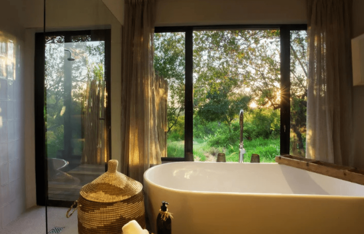 S002-IT1 - Luxury Bathroom Suite at Klaserie Drift Sustainable Safaris Africa - Journeys - Luxury Kruger Safari - Luxury Bathroom Suite at Klaserie Drift