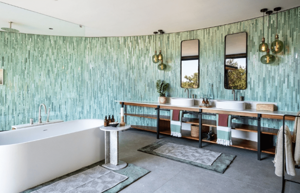 S002-IT2 - Blue Themed Bathroom Suite Sustainable Safaris Africa - Journeys - Luxury Kruger Safari - Blue Themed Bathroom Suite