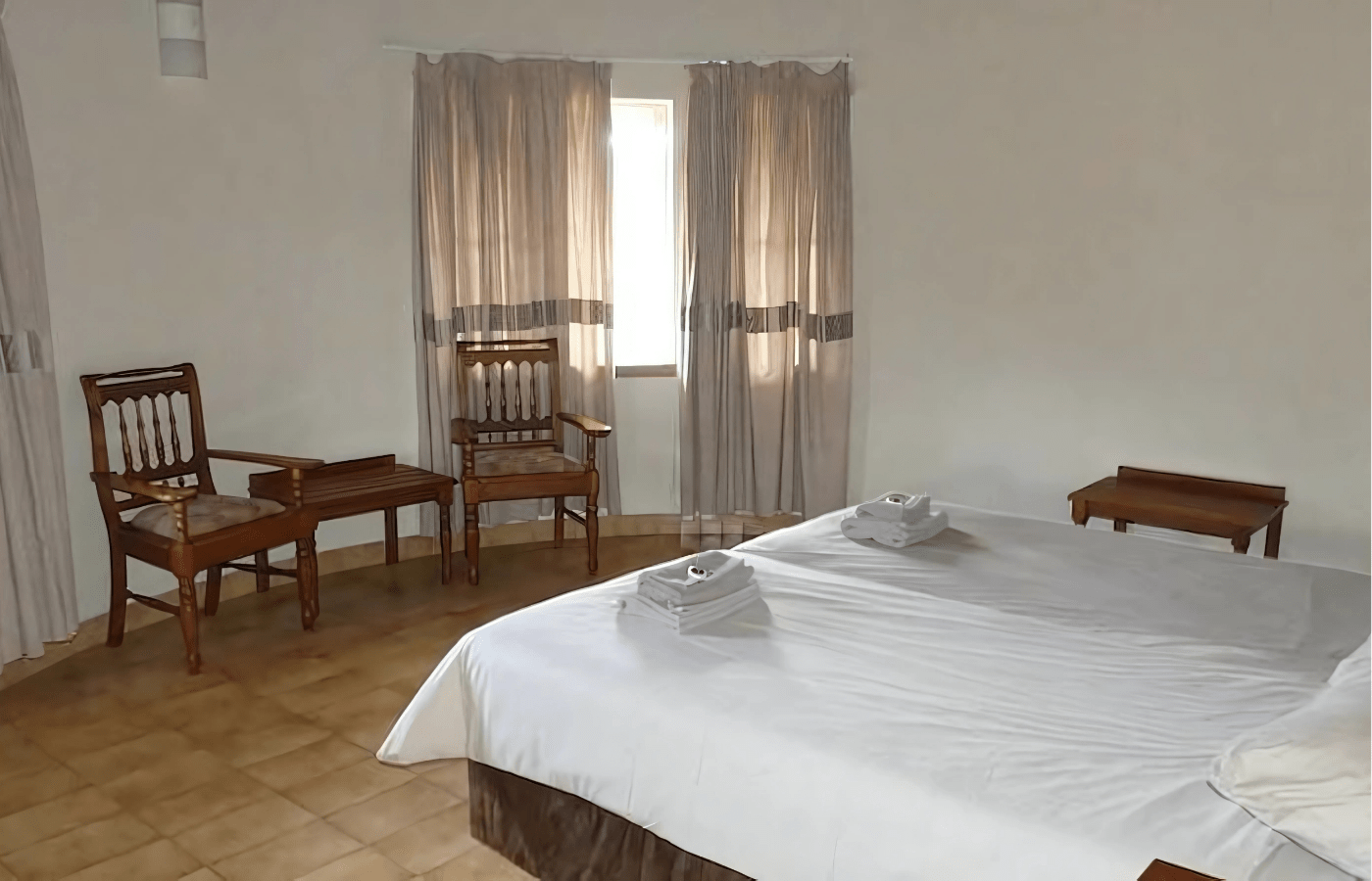 S001-IT1 - Mopani Rest Camp Bedroom Sustainable Safaris Africa - Journeys - Budget Kruger Safari - Mopani Rest Camp Bedroom